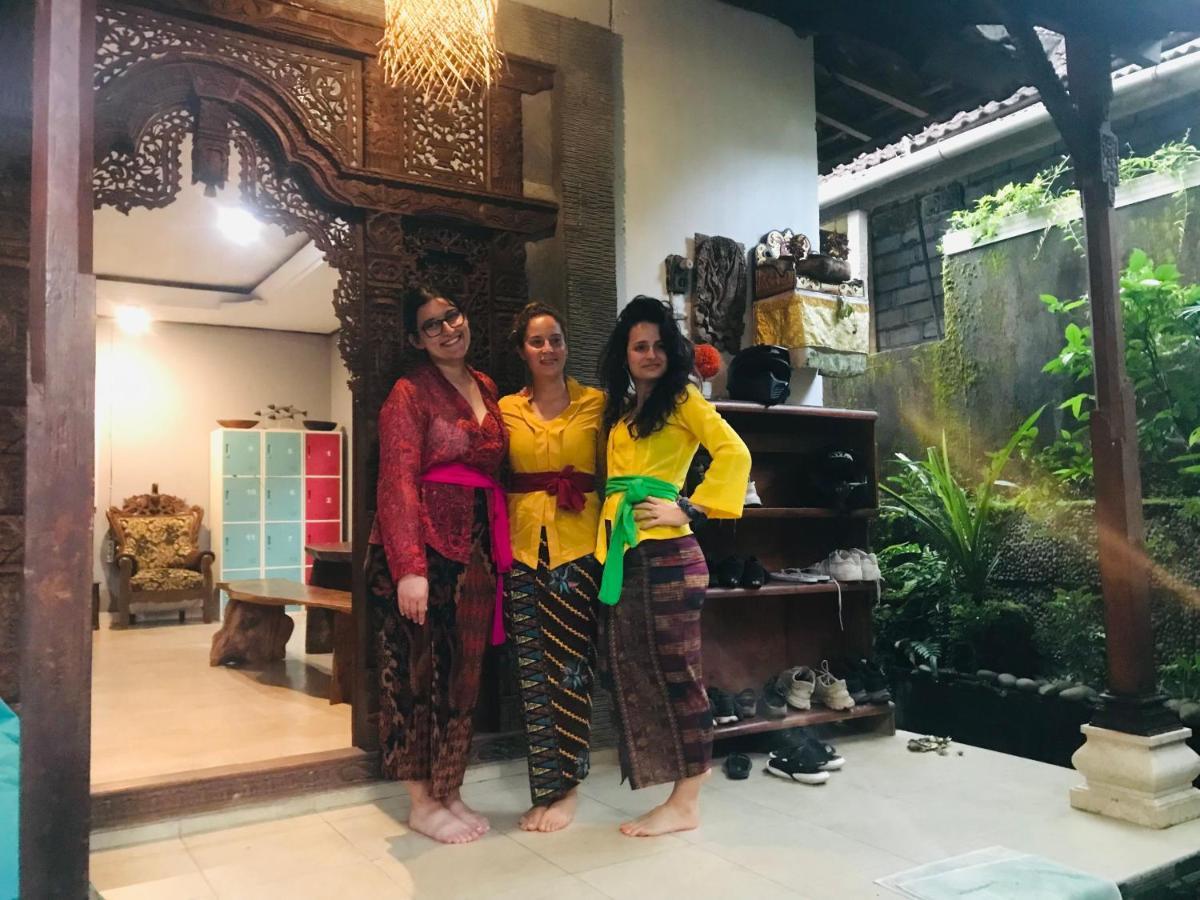 Yasa Backpackers House Vandrarhem Ubud Exteriör bild