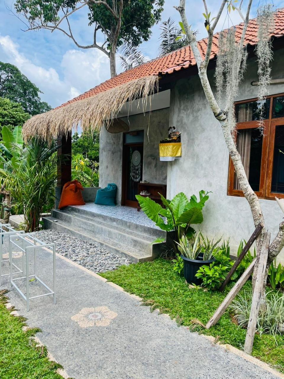 Yasa Backpackers House Vandrarhem Ubud Exteriör bild